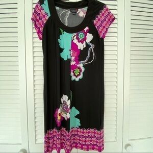 Scarlett size 10p shirt sleeve dress very comfortable stunning
C